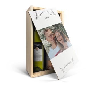 Hét perfecte Cadeau -  Wijnpakket in bedrukte kist – Maison de la Surprise – Syrah en Sauvignon Blanc