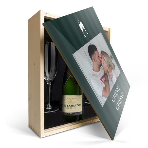 Hét perfecte Cadeau -  Champagnepakket met glazen – Moët & Chandon Brut – Bedrukte deksel
