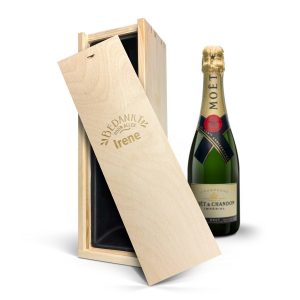 Hét perfecte Cadeau -  Champagne in gegraveerde kist – Moët & Chandon (750ml)